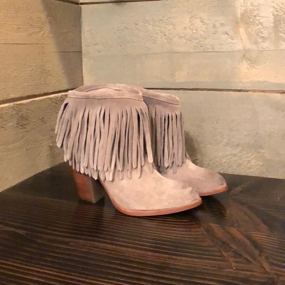 NWT Frye Llana Fringe Bootie - Picture 1 of 16